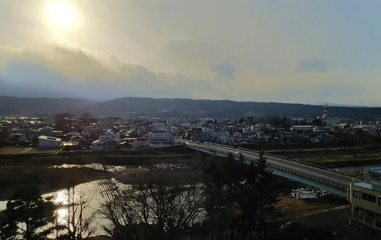 Saku Grand Hotel Buitenkant foto